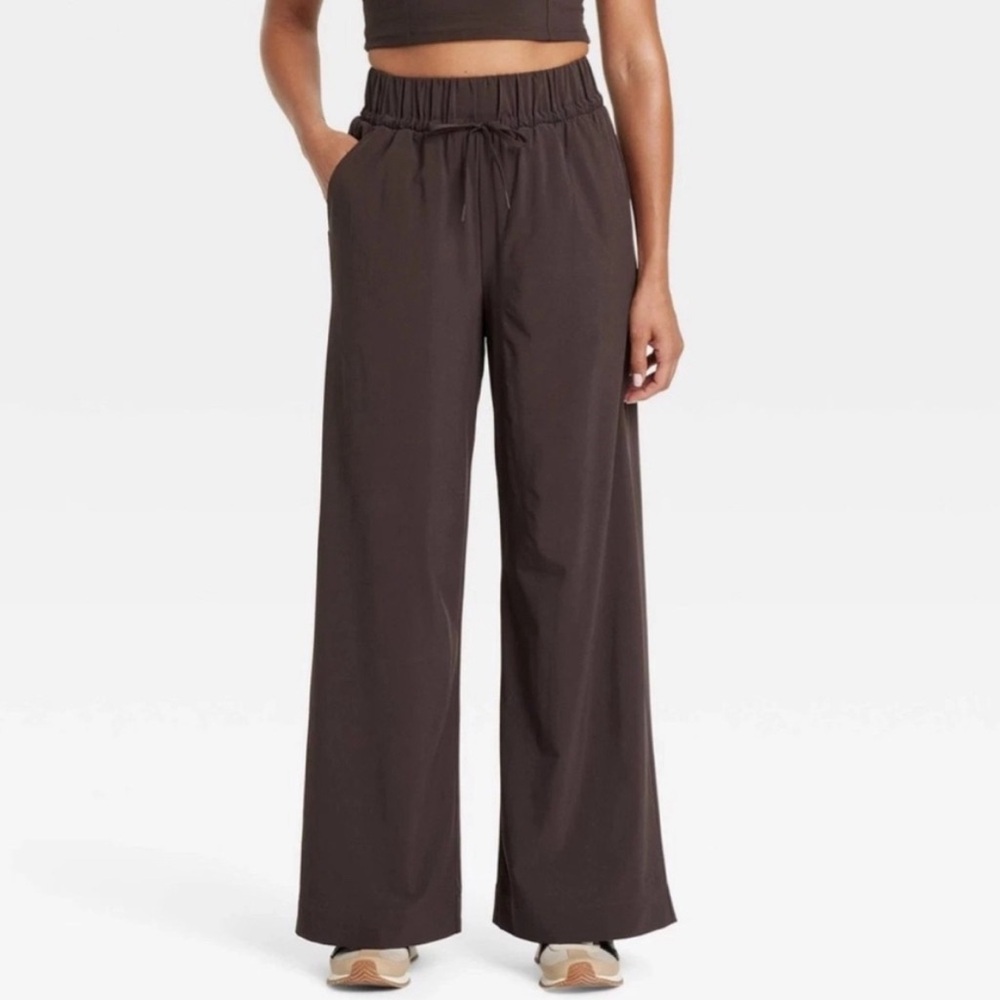 All In Motion Women's Loose Fit Woven Wide Leg Pants Brown L